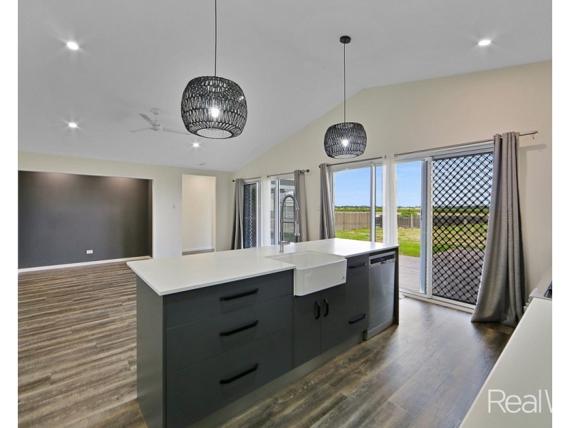 82 Mariners Way, Bundaberg North QLD 4670