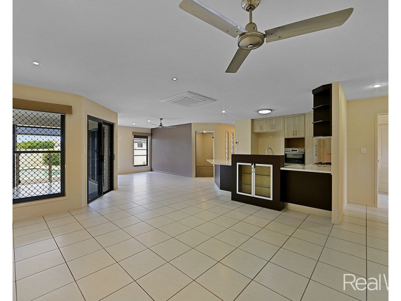 6 Gilchrist Court, Kalkie QLD 4670