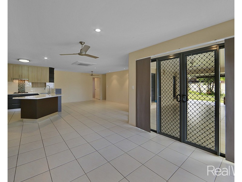 6 Gilchrist Court, Kalkie QLD 4670