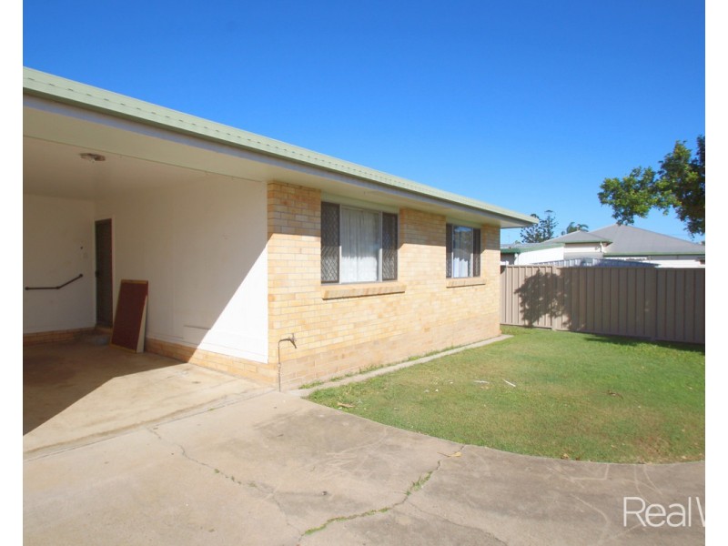 4/11 Robert Street, Bundaberg South QLD 4670