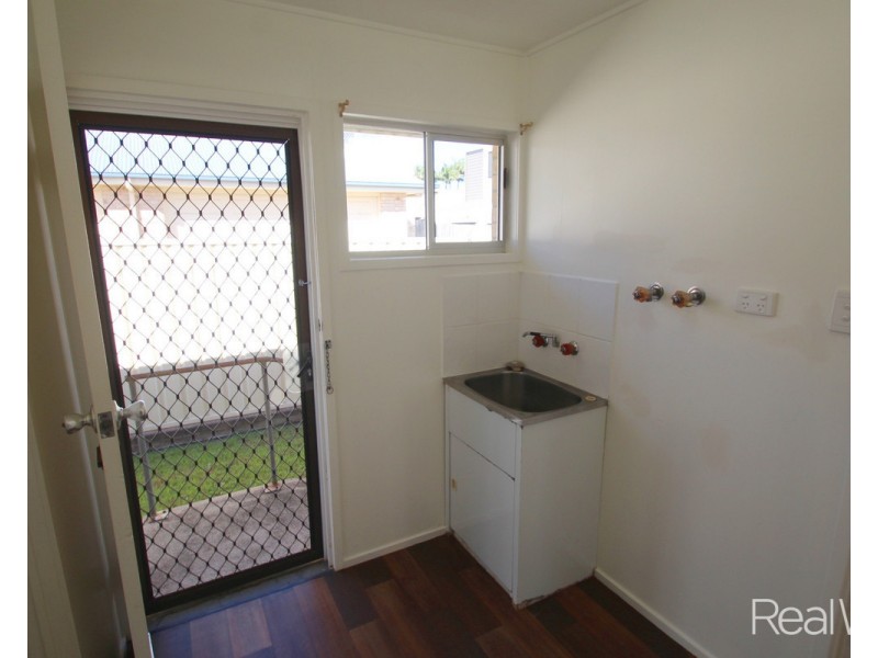 4/11 Robert Street, Bundaberg South QLD 4670