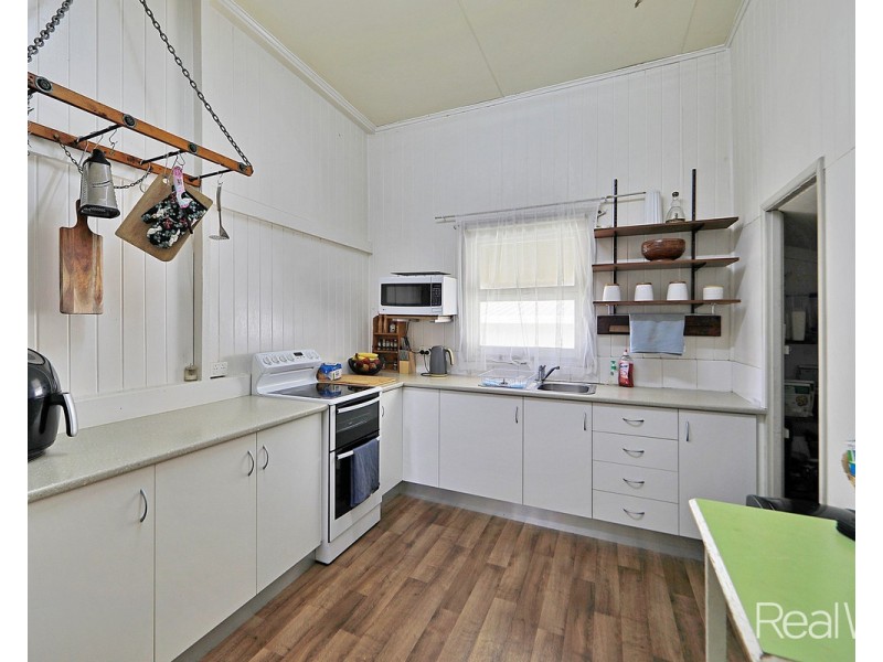 138 Elliott Heads Road, Avenell Heights QLD 4670