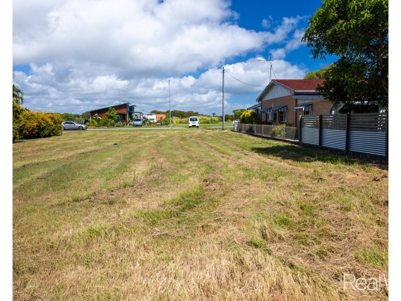 12 Marshall Street, Burnett Heads QLD 4670