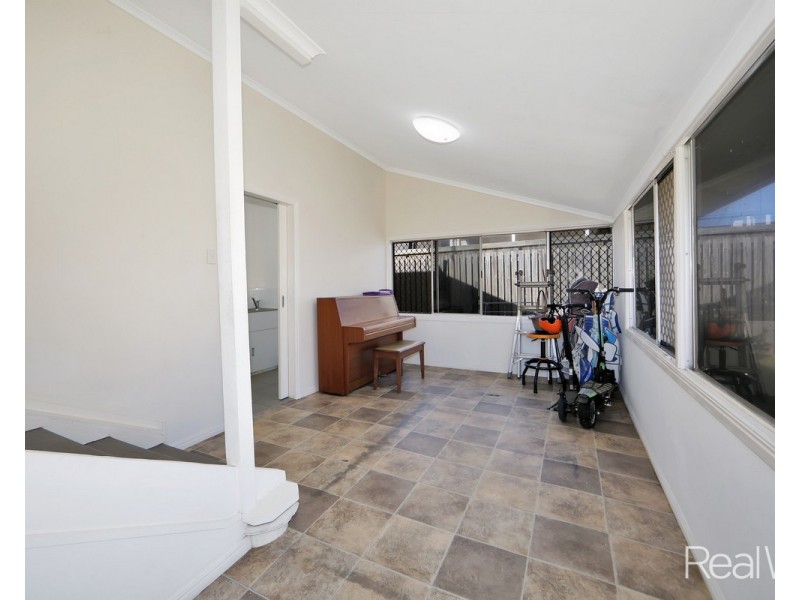 65 Pitt Street, Walkervale QLD 4670