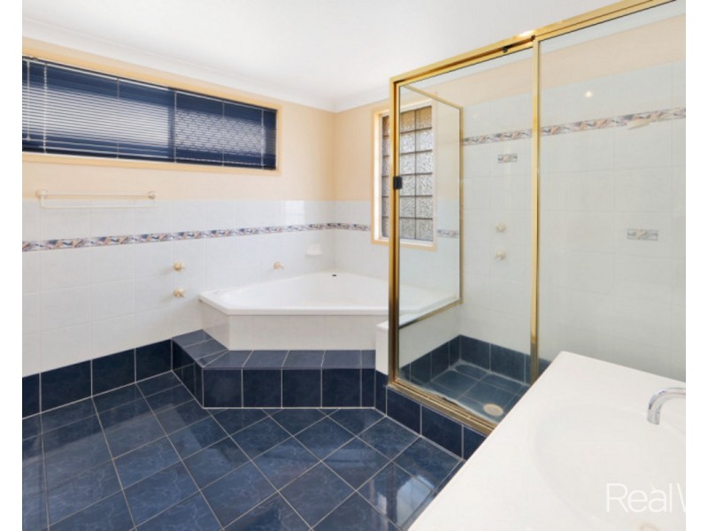 1 Gammie Court, Avenell Heights QLD 4670
