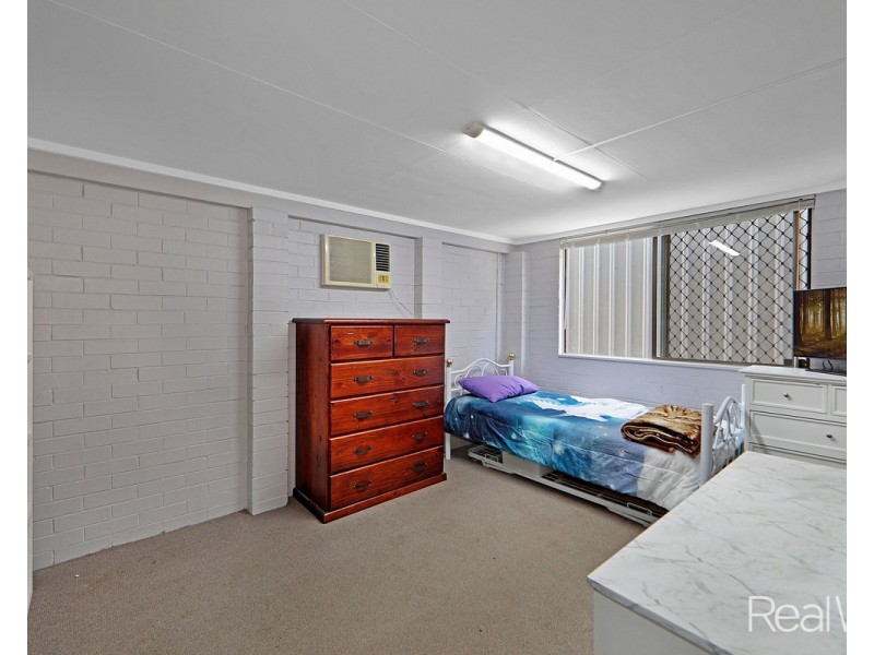 27 East West Avenue, Avoca QLD 4670