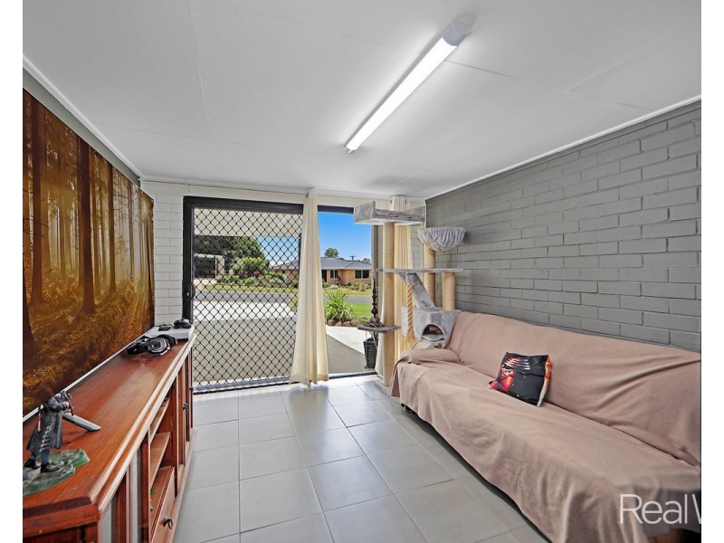 27 East West Avenue, Avoca QLD 4670