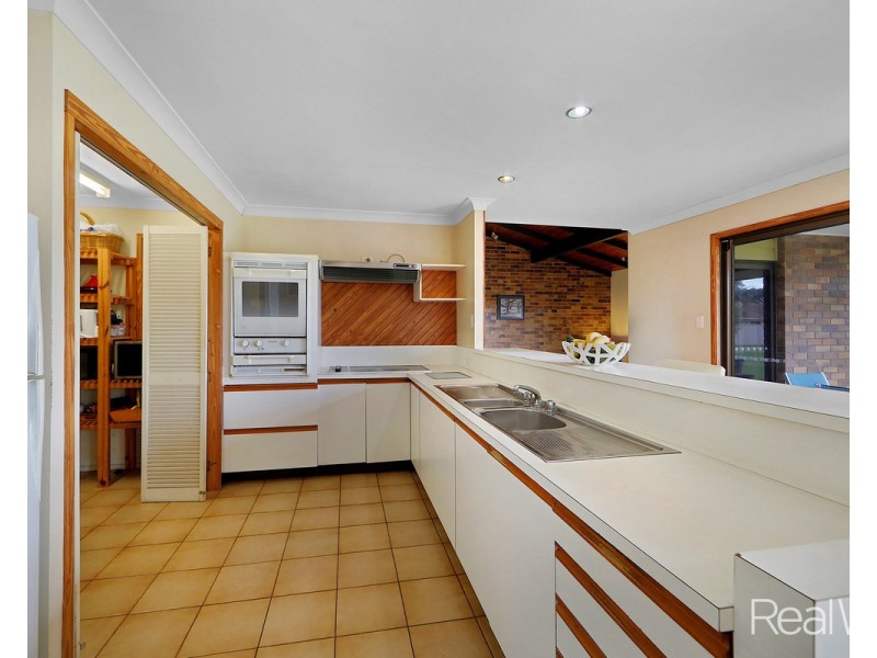 52 Heaps Street, Avenell Heights QLD 4670