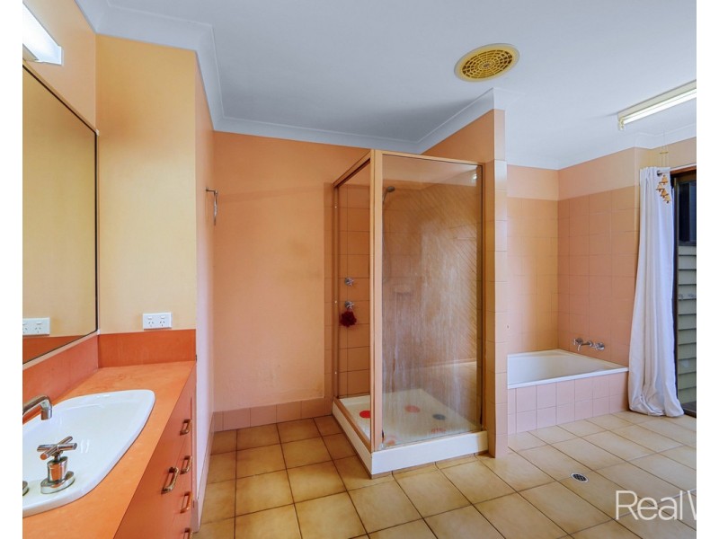 52 Heaps Street, Avenell Heights QLD 4670