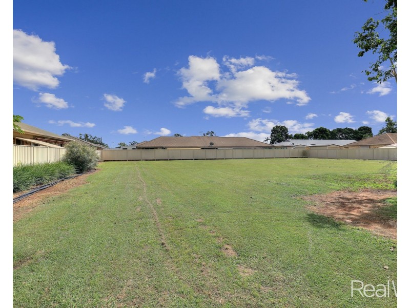 52 Heaps Street, Avenell Heights QLD 4670