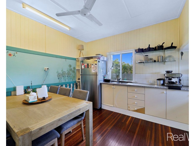 118 Elliott Heads Road, Avenell Heights QLD 4670