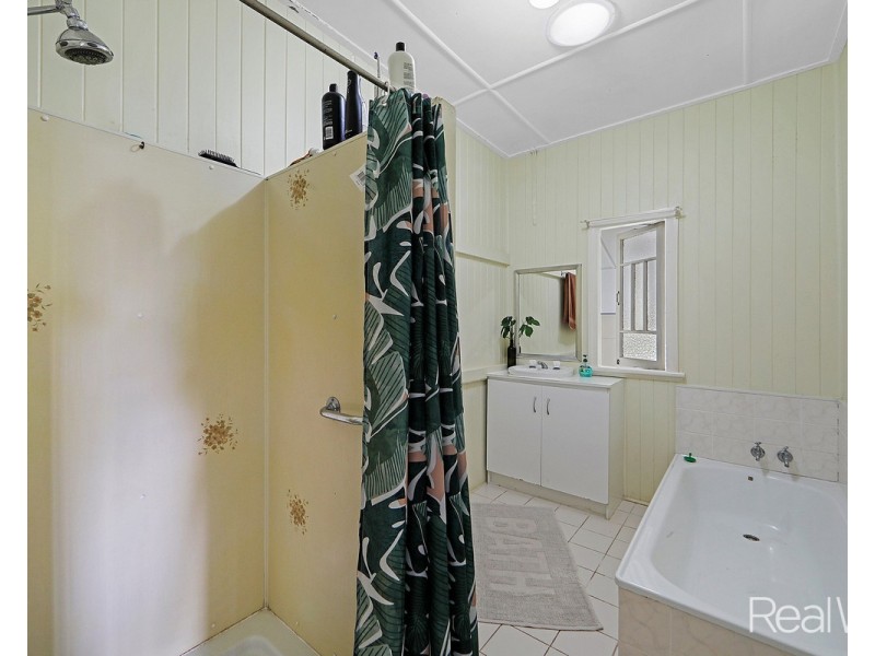 118 Elliott Heads Road, Avenell Heights QLD 4670