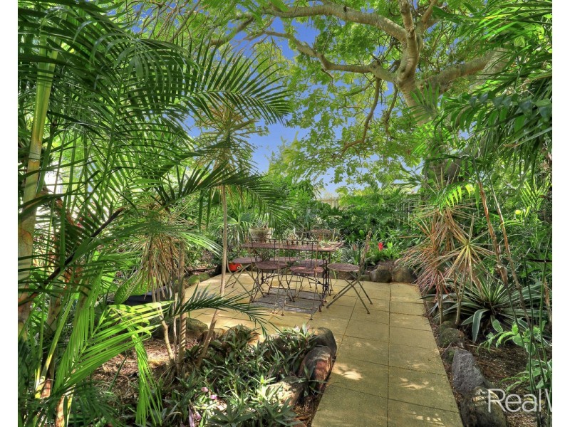 11 Tadgell Court, Avenell Heights QLD 4670