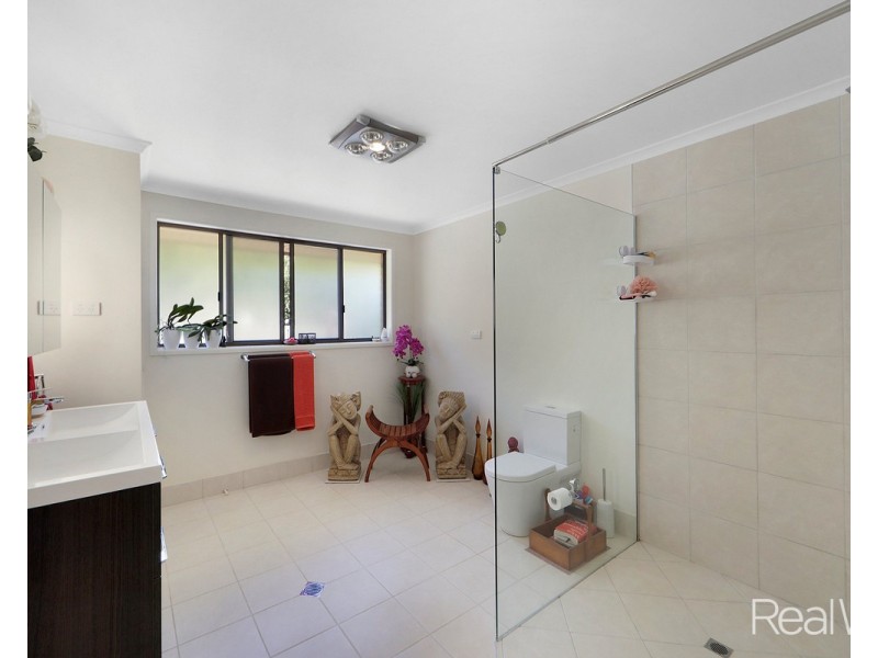 44 Linden Crescent, Qunaba QLD 4670