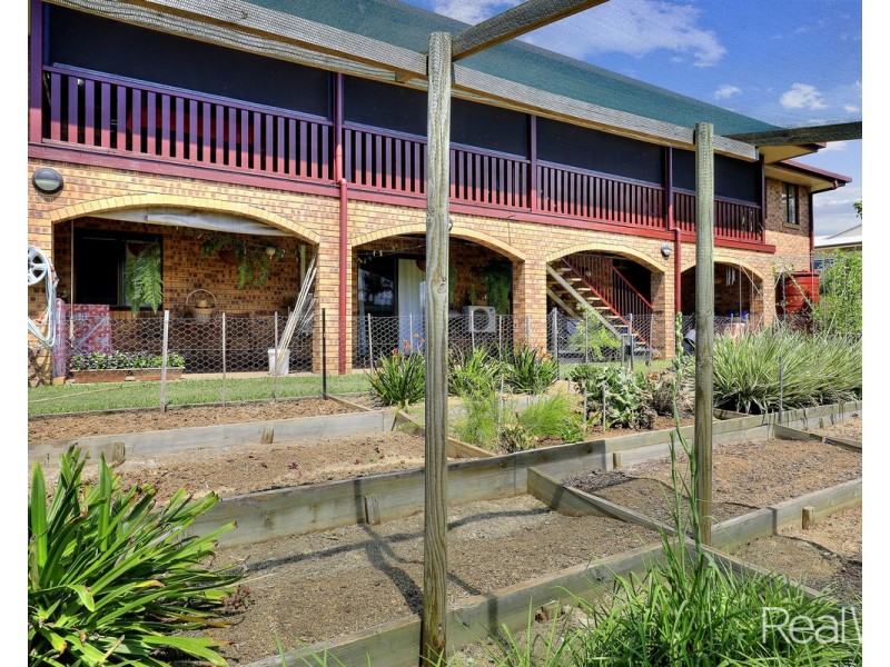 44 Linden Crescent, Qunaba QLD 4670