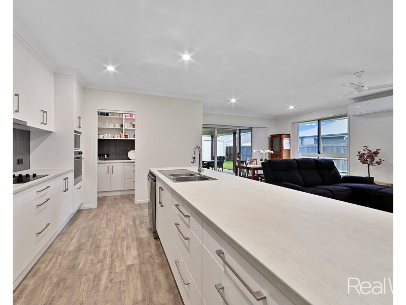 6 Honeybee Court, Avenell Heights QLD 4670