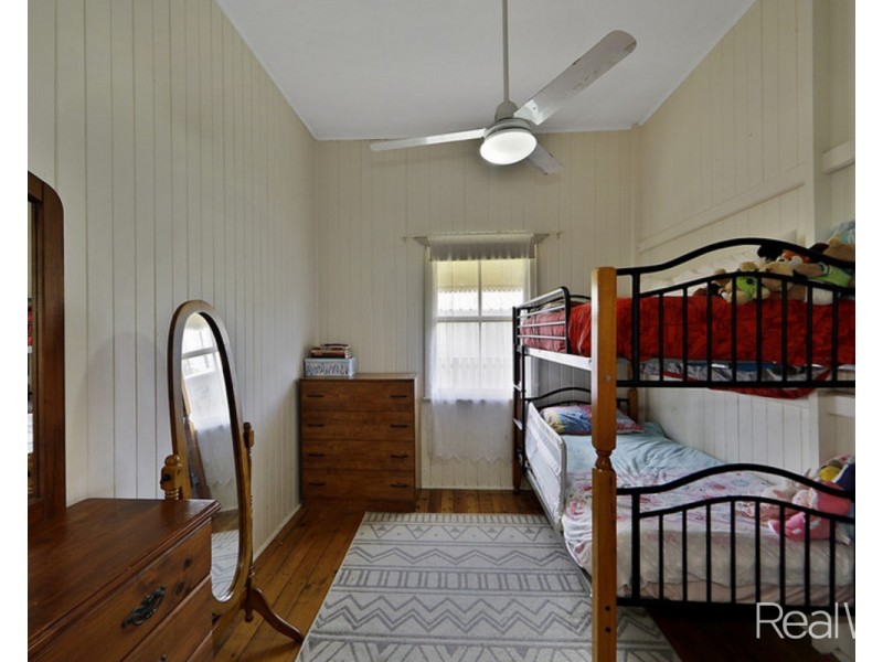 138 Elliott Heads Road, Avenell Heights QLD 4670