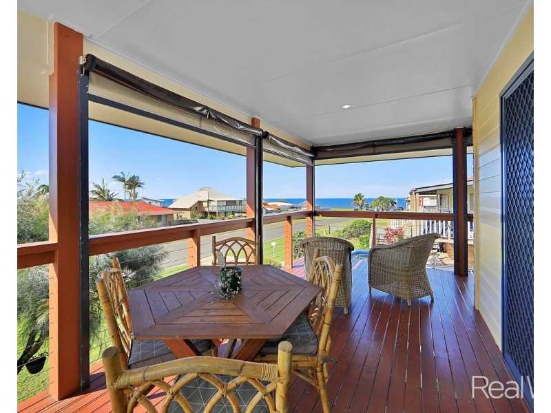 9 Emperor Drive, Elliott Heads QLD 4670
