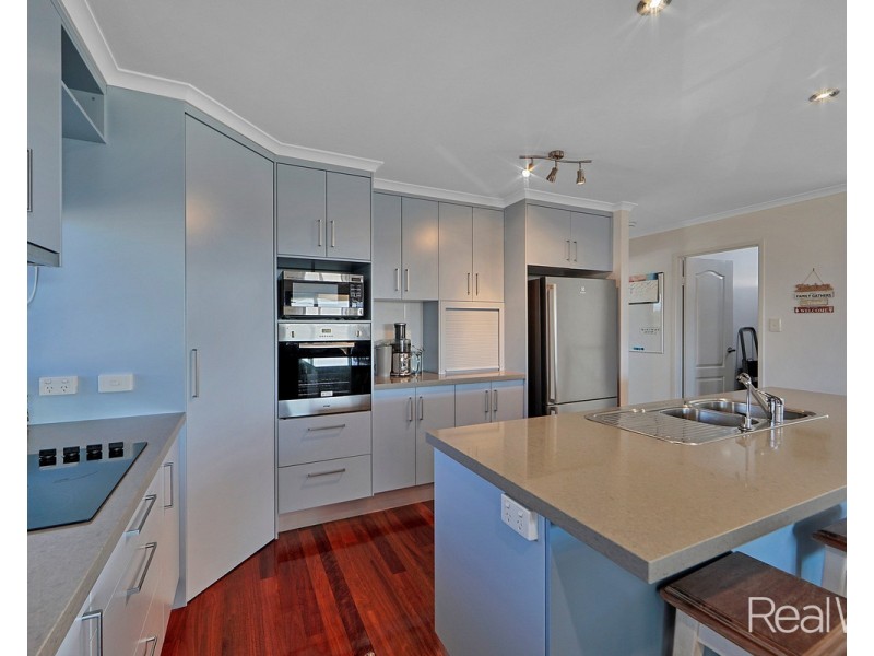 9 Emperor Drive, Elliott Heads QLD 4670