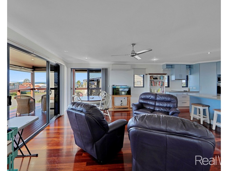 9 Emperor Drive, Elliott Heads QLD 4670