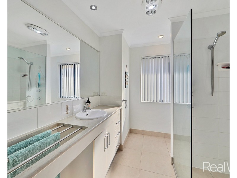 9 Emperor Drive, Elliott Heads QLD 4670