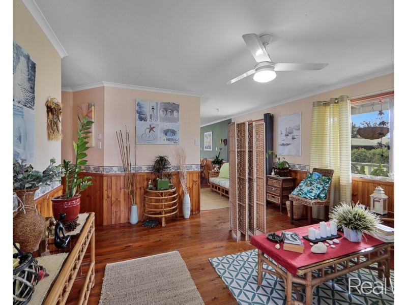 8 Olive Drive, Moore Park Beach QLD 4670