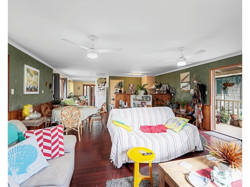 8 Olive Drive, Moore Park Beach QLD 4670