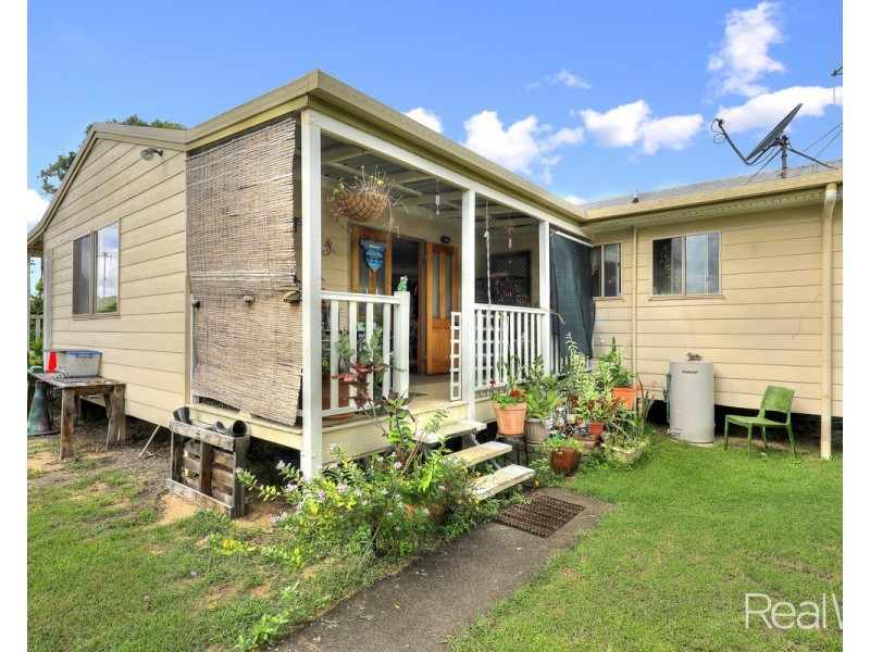 8 Olive Drive, Moore Park Beach QLD 4670
