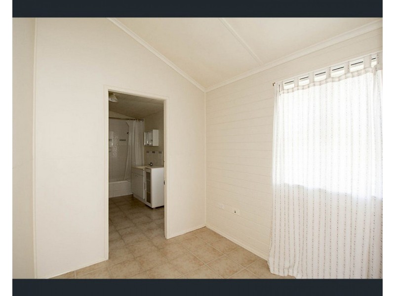1/2 Crawford Street, Walkervale QLD 4670