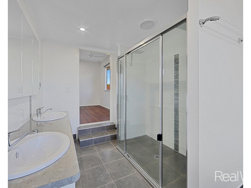 35 Elliott Heads Road, Kepnock QLD 4670