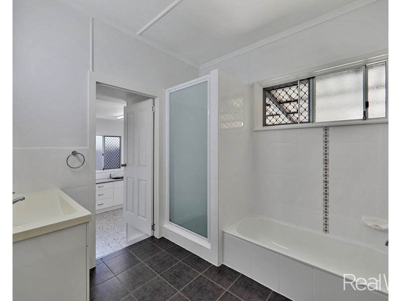 35 Elliott Heads Road, Kepnock QLD 4670