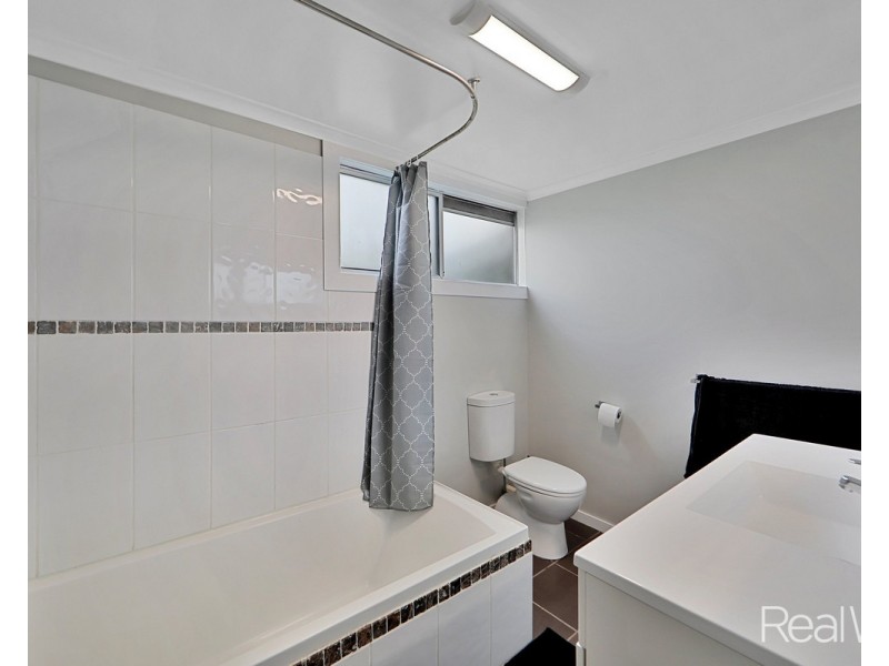 184 McCarthy Road, Avenell Heights QLD 4670
