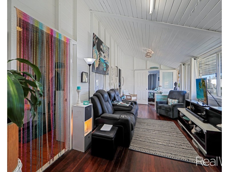 39 Holland Street, Bargara QLD 4670