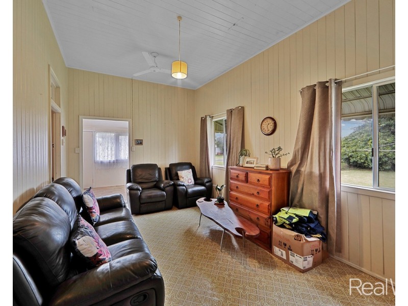 20 Jones Street, Burnett Heads QLD 4670