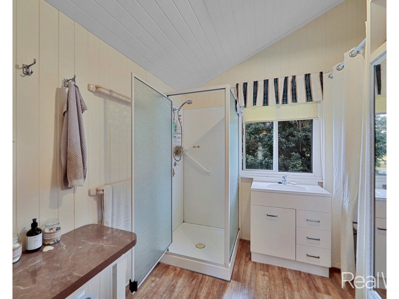 20 Jones Street, Burnett Heads QLD 4670