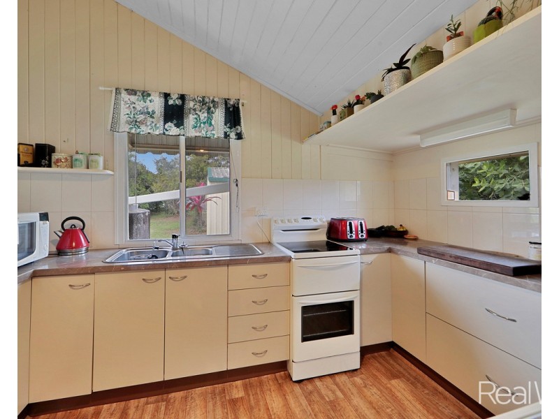 20 Jones Street, Burnett Heads QLD 4670