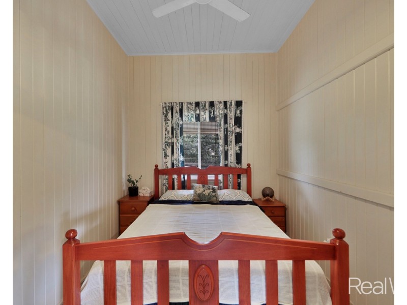 20 Jones Street, Burnett Heads QLD 4670