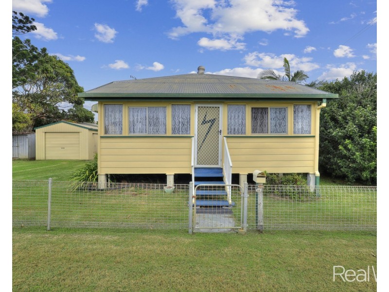 20 Jones Street, Burnett Heads QLD 4670