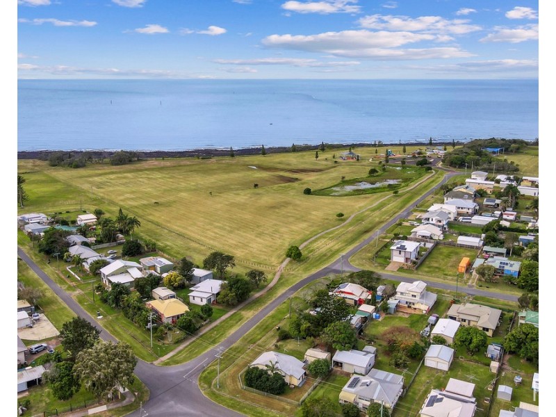 20 Jones Street, Burnett Heads QLD 4670