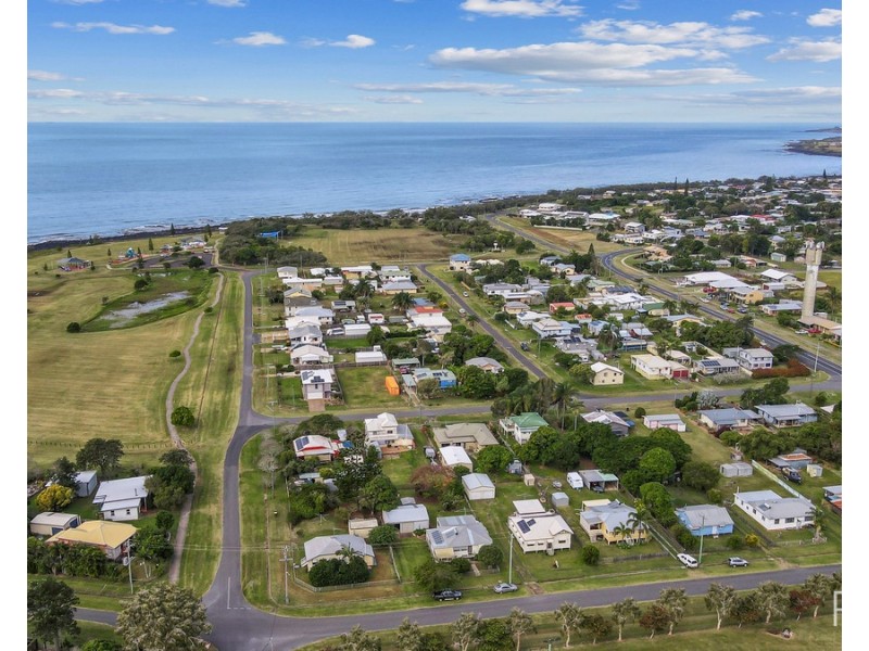 20 Jones Street, Burnett Heads QLD 4670
