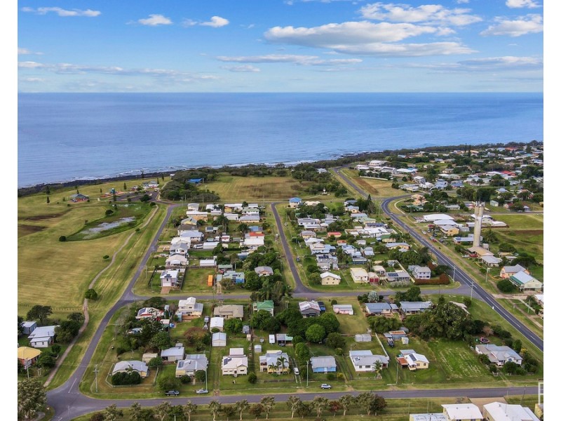 20 Jones Street, Burnett Heads QLD 4670