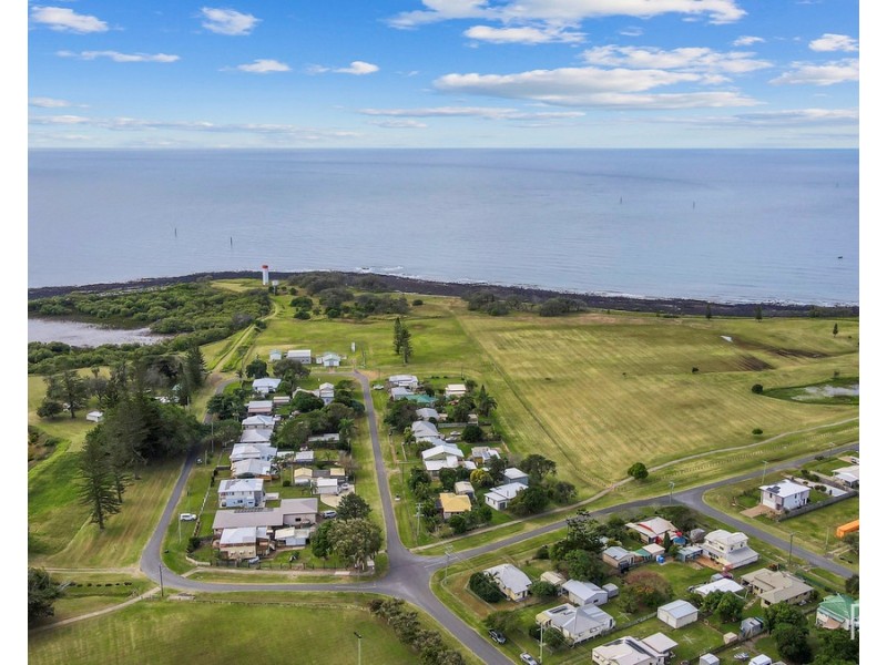 20 Jones Street, Burnett Heads QLD 4670