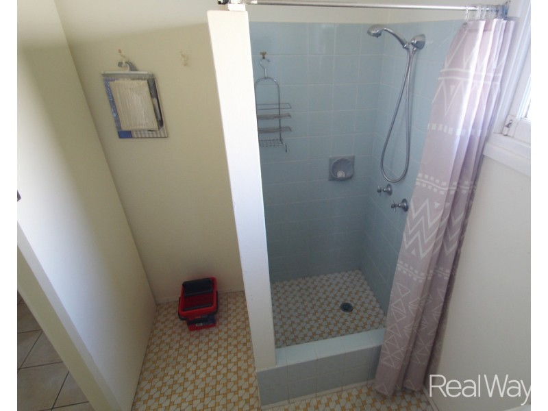 3/4 Dexter Street, Svensson Heights QLD 4670