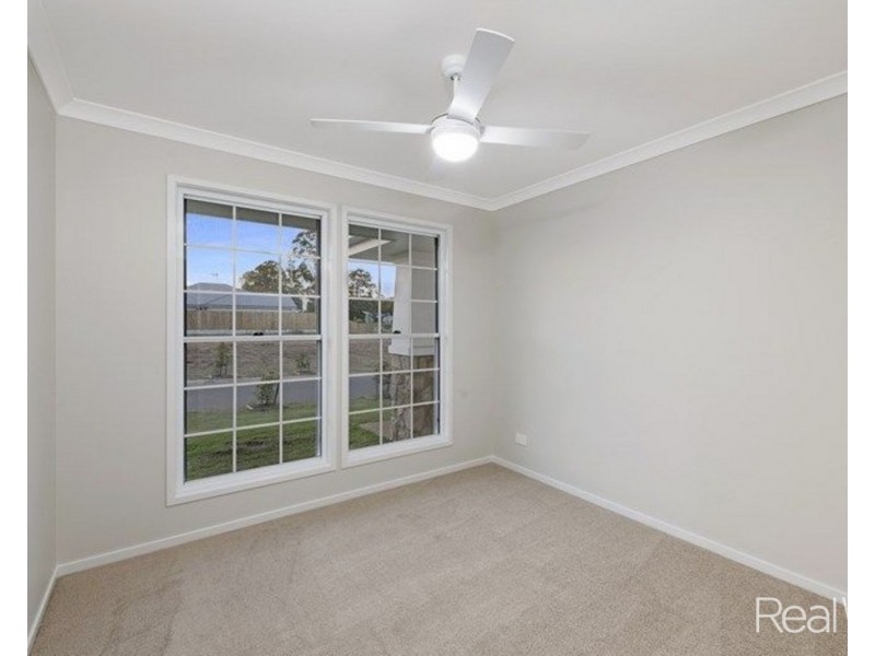 1 Bowerbird Court, Branyan QLD 4670
