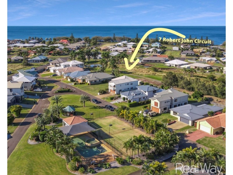 7 Robert John Circuit, Coral Cove QLD 4670