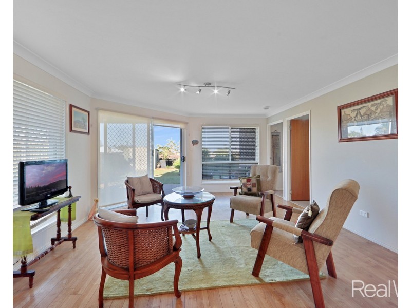 7 Robert John Circuit, Coral Cove QLD 4670