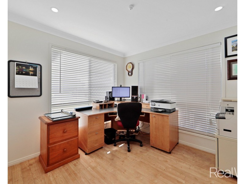 7 Robert John Circuit, Coral Cove QLD 4670