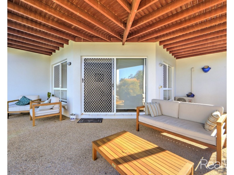 7 Robert John Circuit, Coral Cove QLD 4670