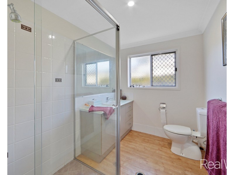 7 Robert John Circuit, Coral Cove QLD 4670