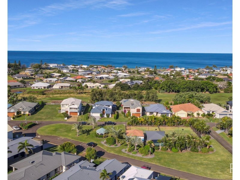 7 Robert John Circuit, Coral Cove QLD 4670